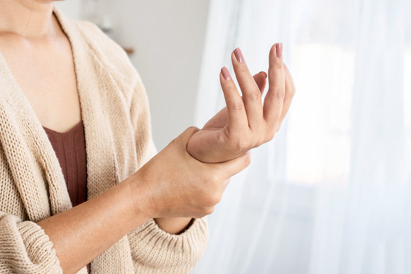 woman holding hand with arthritis  and pain video of comfrey ointment for healing and arthritis and joint pain gel relief management Organic Comfrey Salve - Organic Comfrey  or bone healing and skin muscle and arthritis relief comfrey salve | Penetrex | Joint Pain | Arthritis | Eczema | Psoriasis | Cyst | Infection | antifungal | Sore | Rash | Bite | Sting | Bee Venom |
